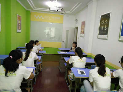 衡陽縣夢成教育咨詢 點亮求學之路的專業引航者